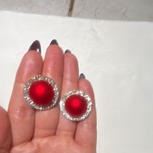 Red oval cabochon - red,